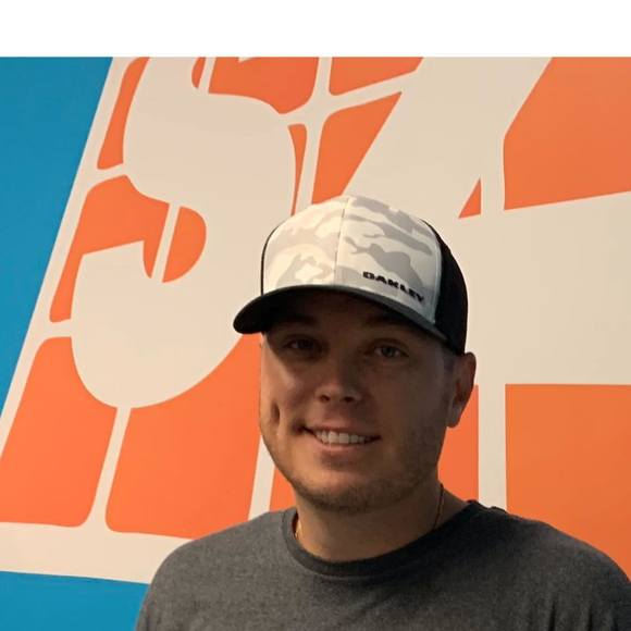 Meet your Posher, Chris - Picture 1 of 1